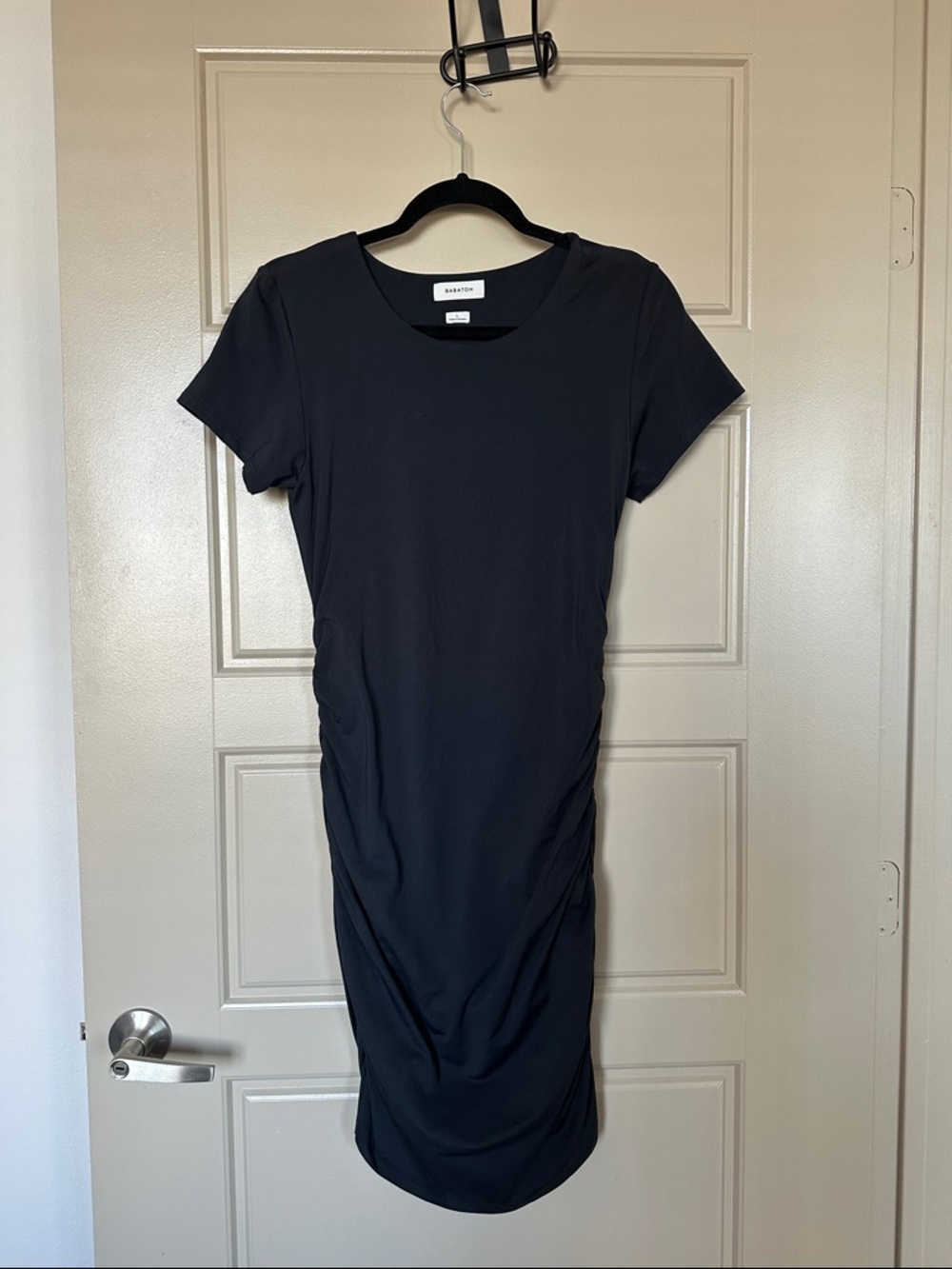 Aritzia Babaton Black Short-Sleeve Ruched Midi Dress